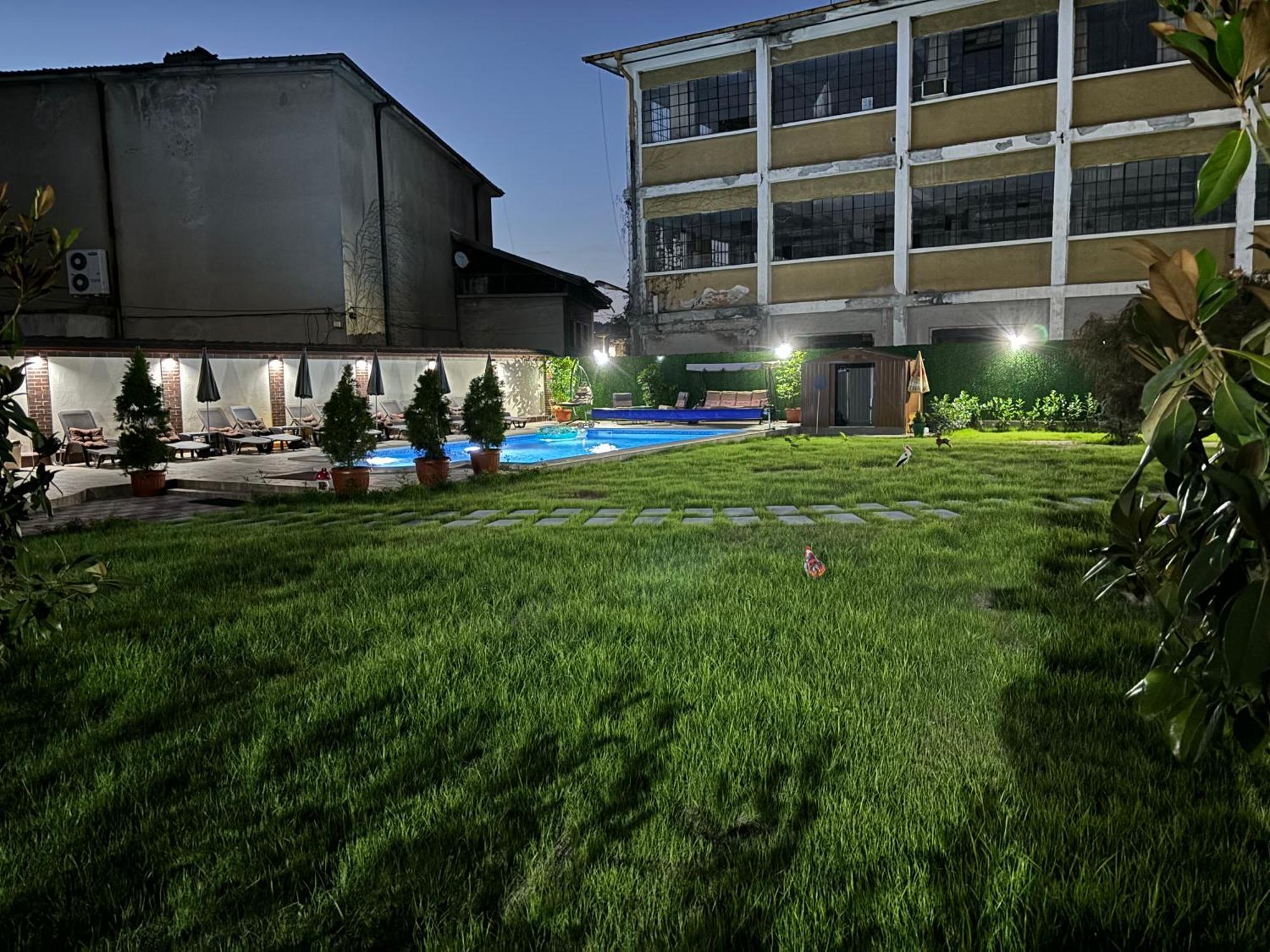 Hotel Rai Τριάβνα Εξωτερικό φωτογραφία